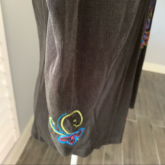 CHICOS TRAVELERS BLACK EMBROIDERED SWEATER/CARDIGAN SIZE 1/M - Picture 6 of 8